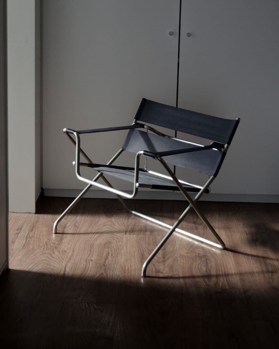 D4 chair - Image 1 of 4