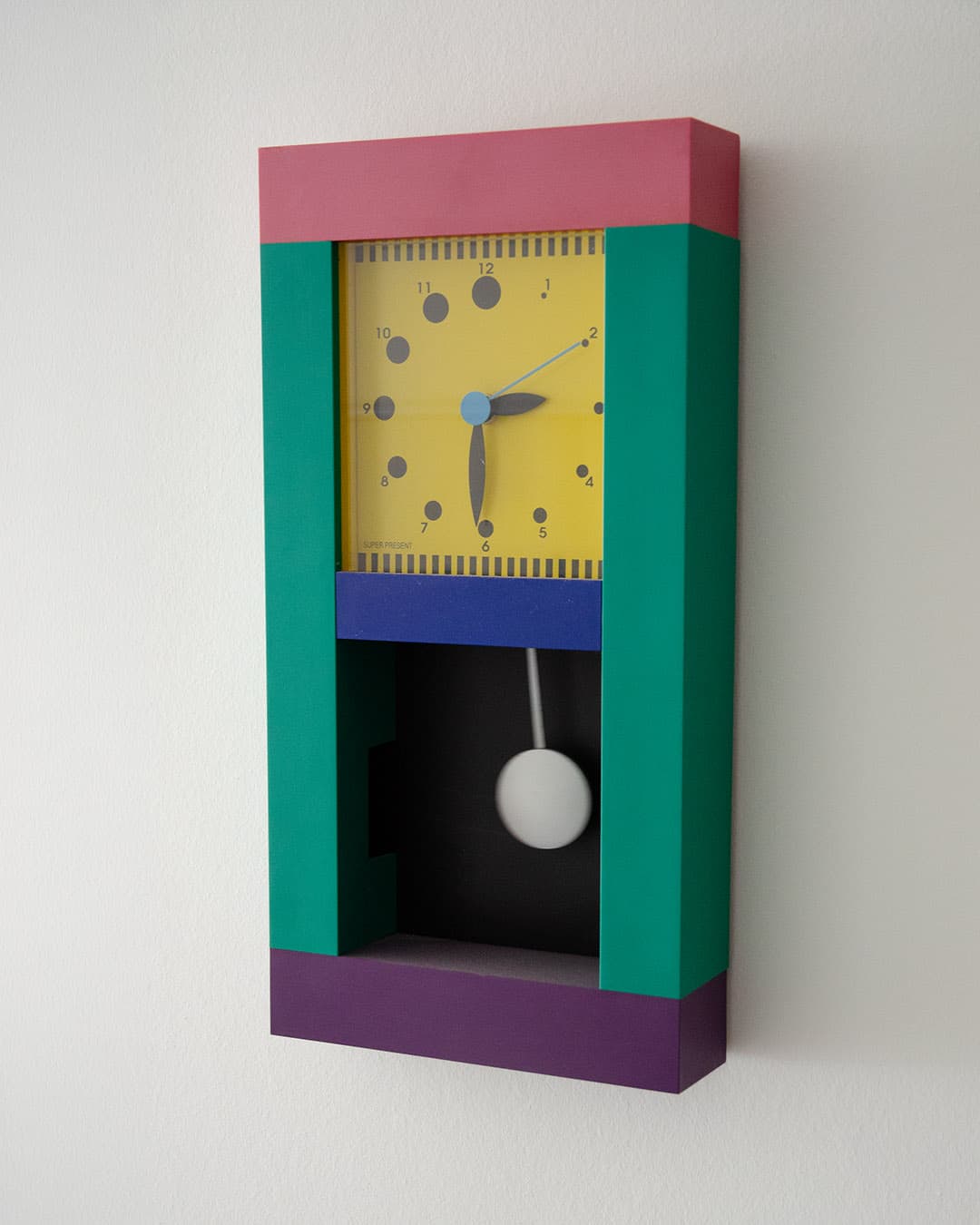 Super Present pendulum clock