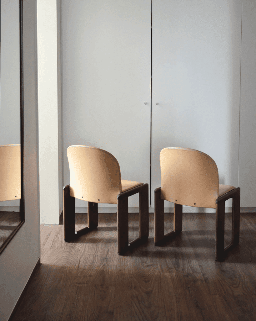 Dialogo Chairs (2) - Image 1 of 3