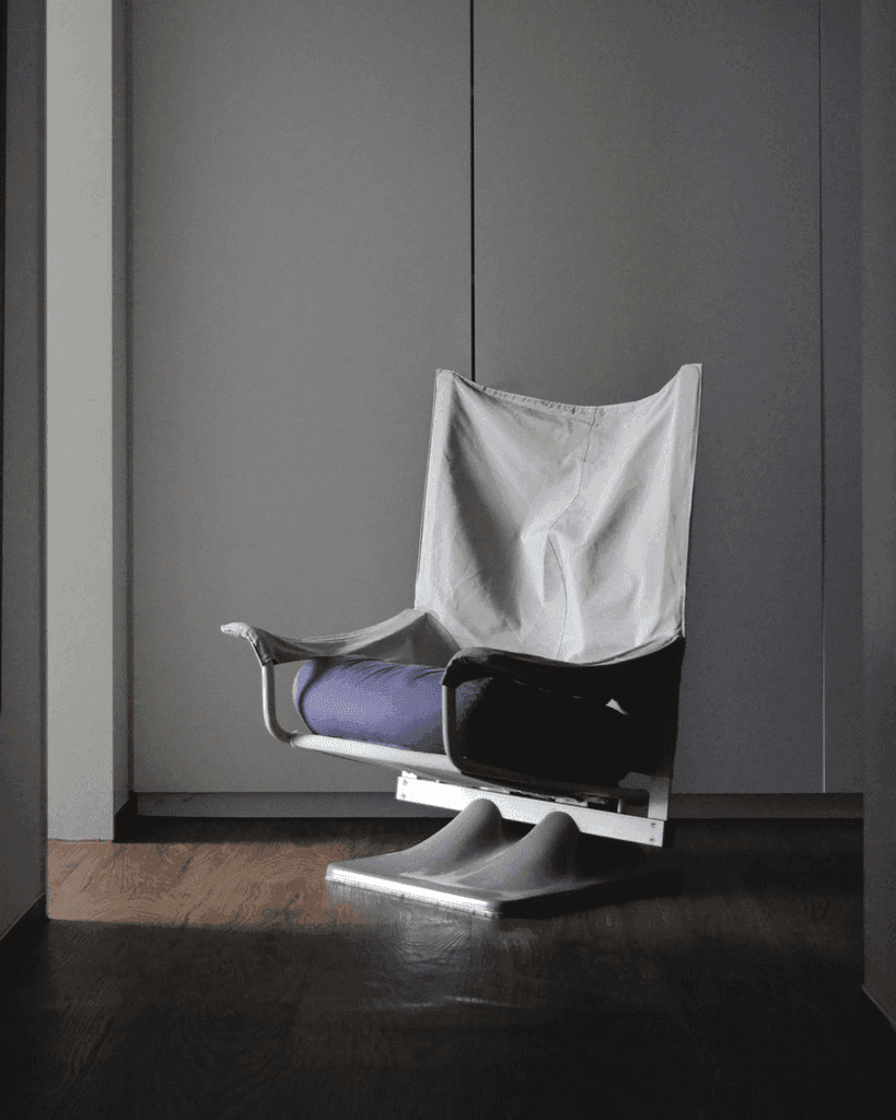 AeO armchair - Image 1 of 6