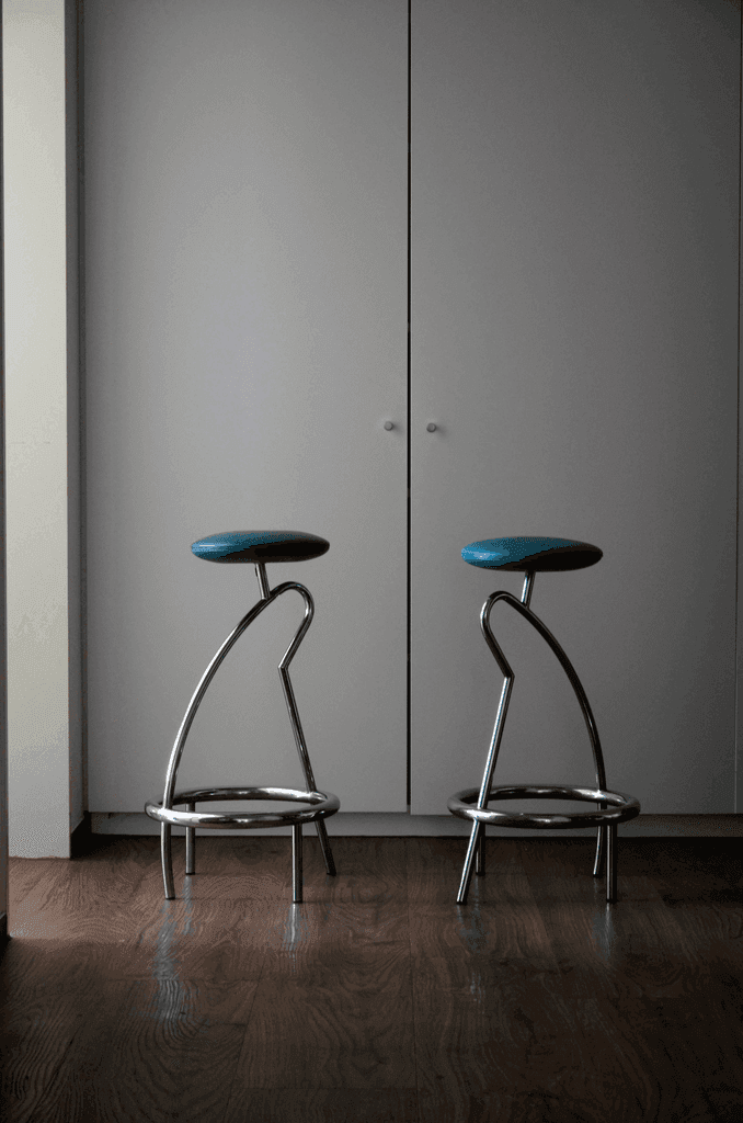 Guizzo bar stools - Image 1 of 5