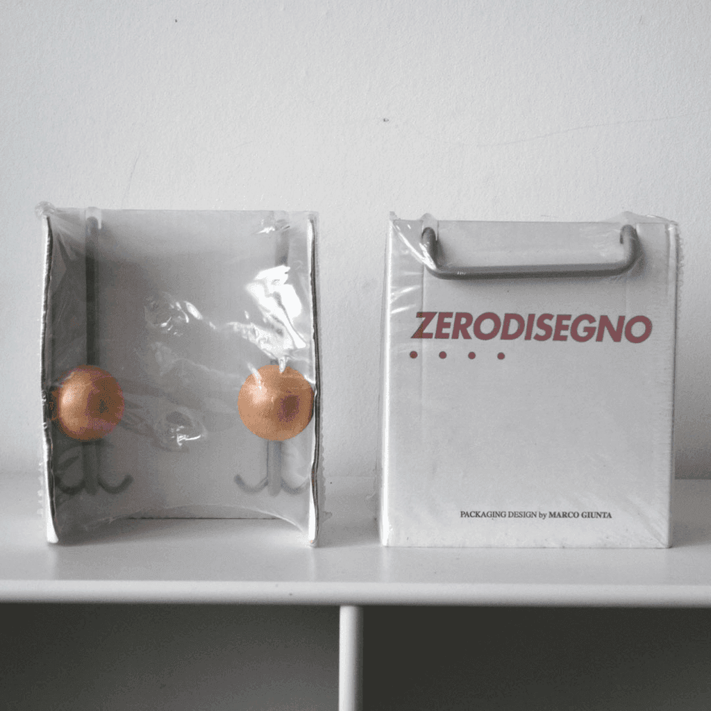 Spider coat hanger - Image 1 of 4